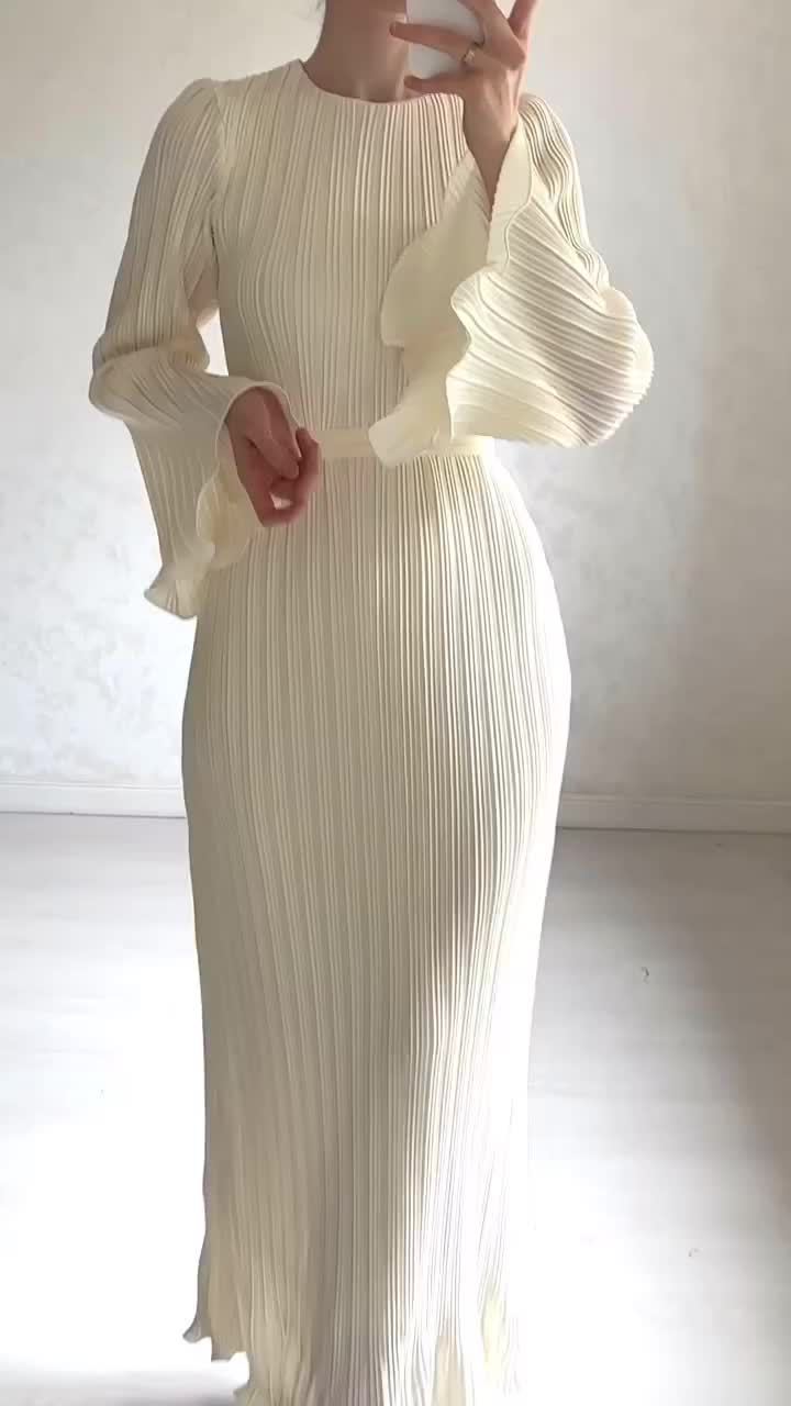 Elegant Pleated Maxi Dress