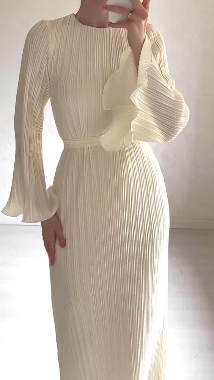 Elegant Pleated Maxi Dress